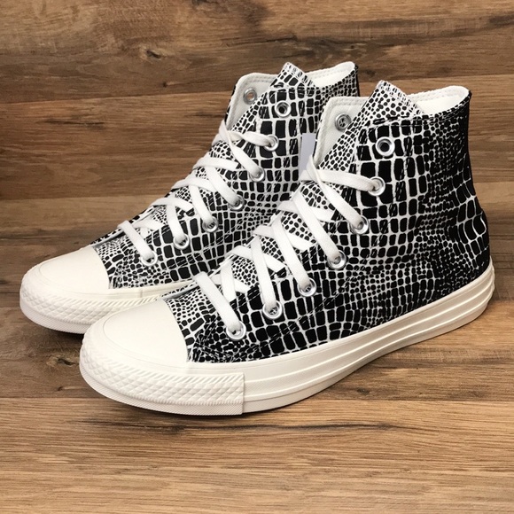 CONVERSE CTAS HIGH TOP BRAND NEW size junior 4 = size 6 women's.size5=size 7wome - Picture 12 of 15